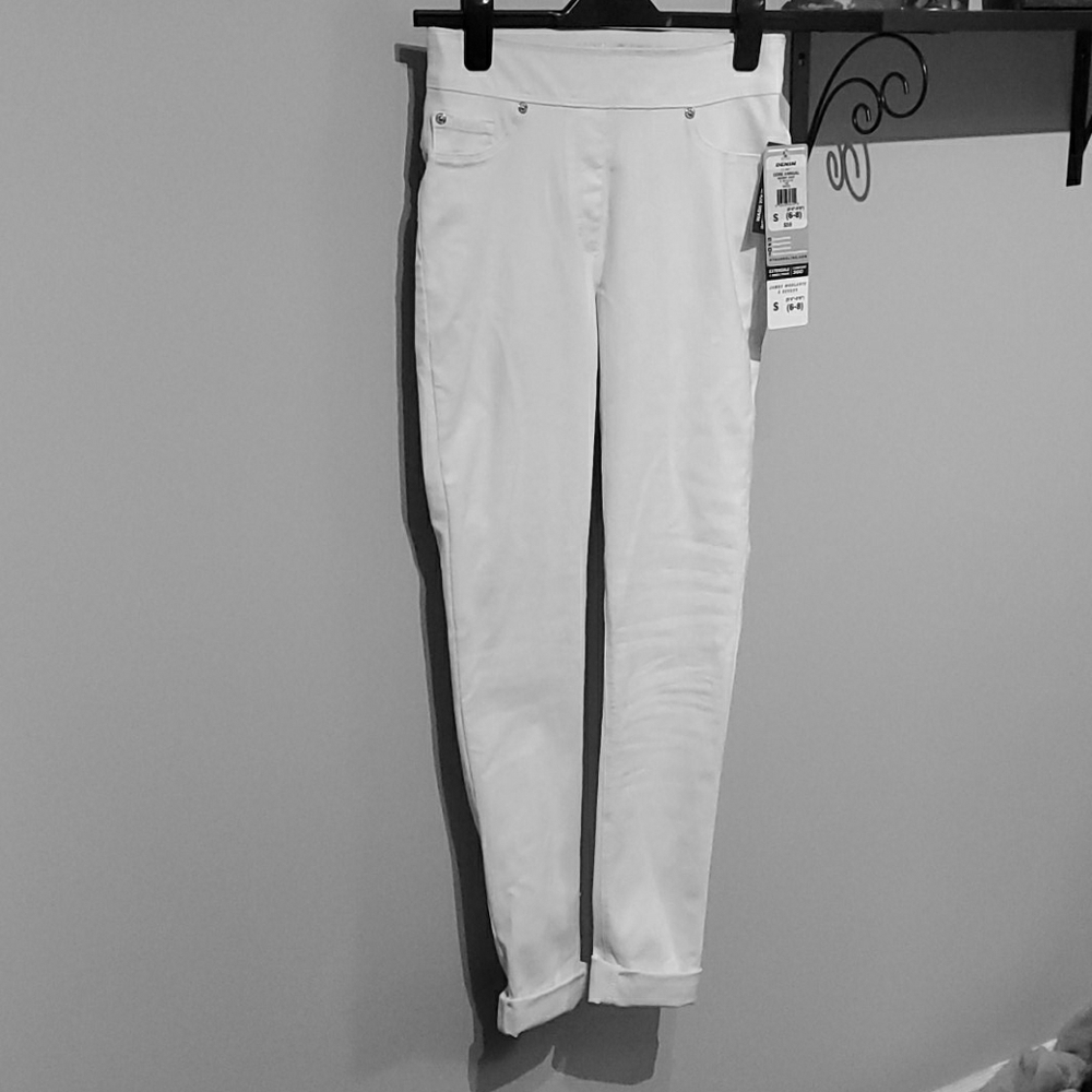 NWT NYGARD luxe denim slims